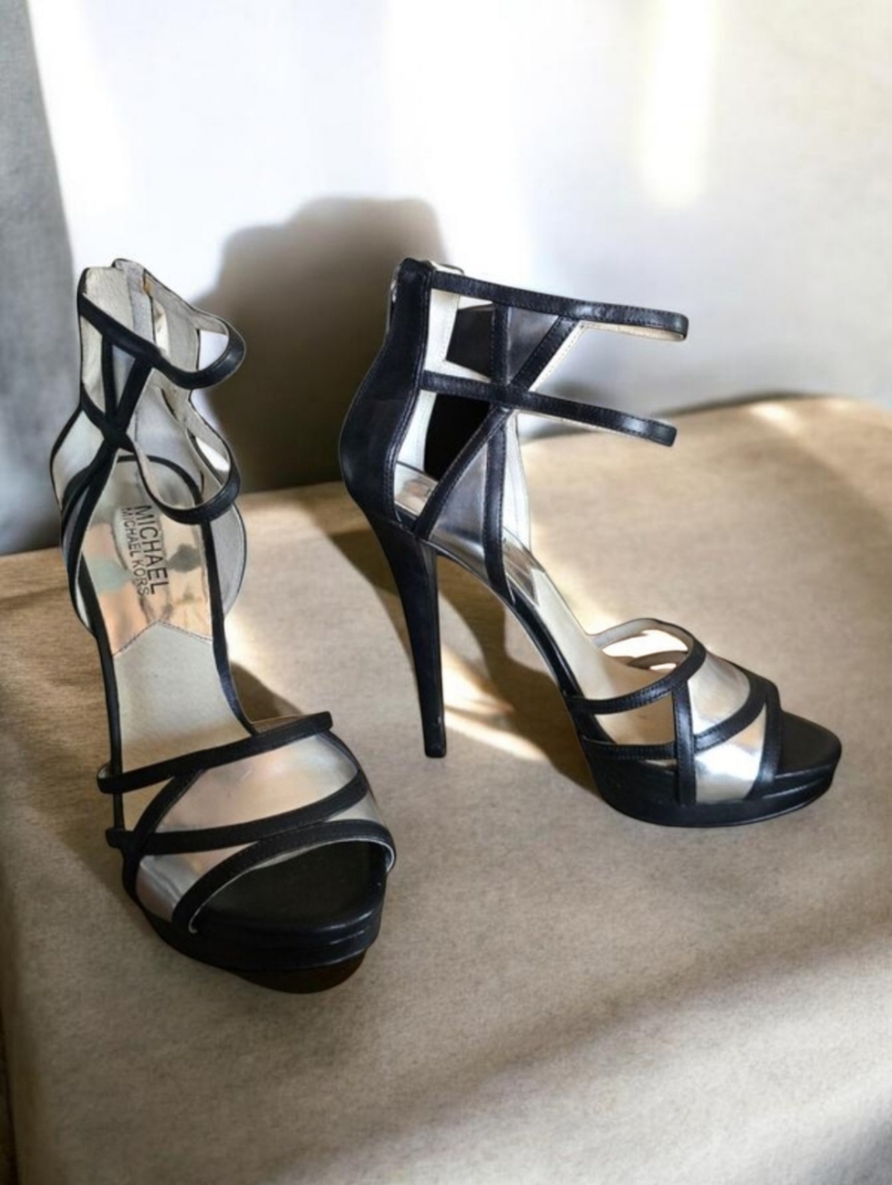 MICHAEL KORS JAIDA (7.5M) Black/Silver Platform Heel Back Zip